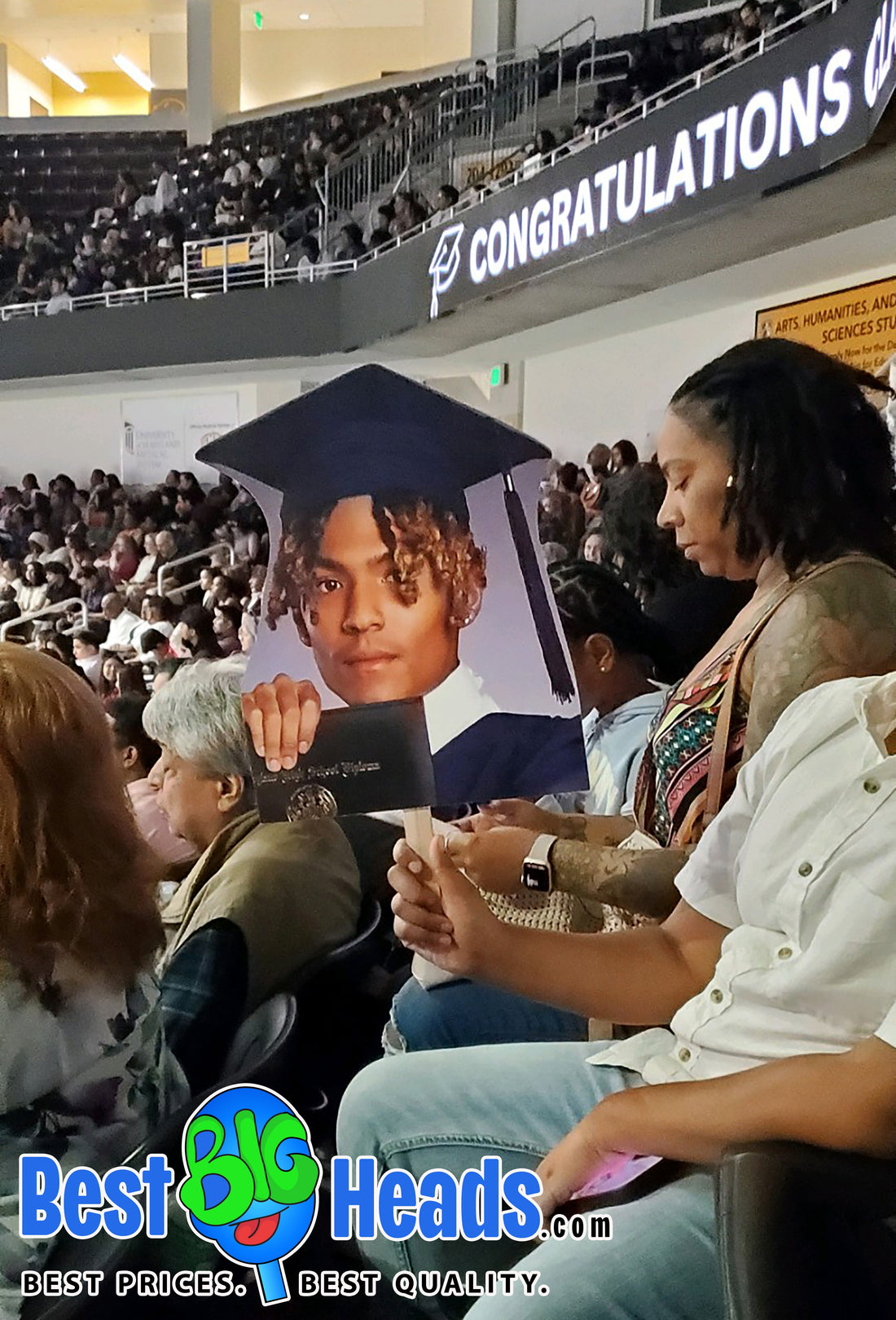 Best Big Heads™ in the Spotlight
